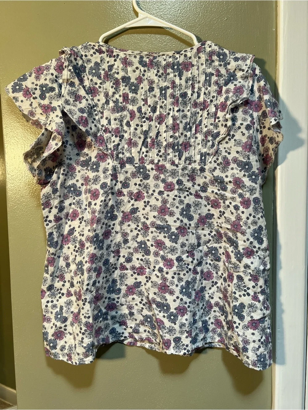 Modcloth Women's Sz XL Short Sleeve Top White Blue Purple Floral Pleated Keyhole